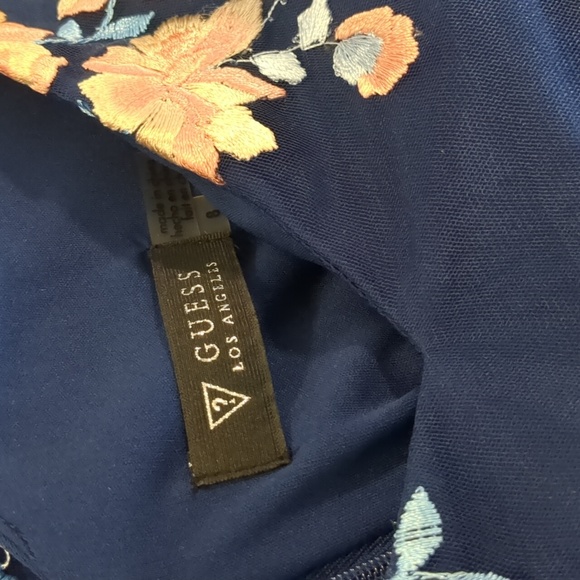 Guess Embroidered Mini - Picture 6 of 6